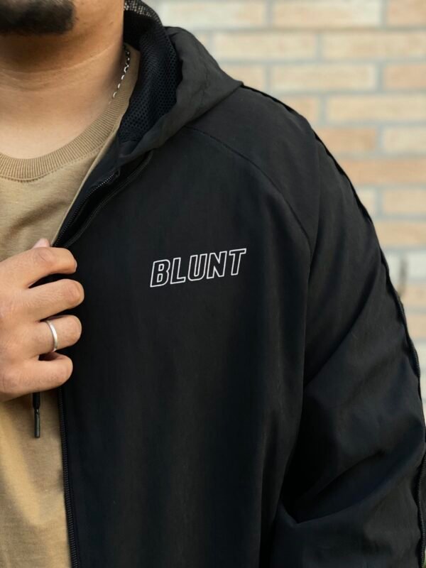 JAQUETA CORTA-VENTO TACTEL BLUNT PRETO - Imagem 3