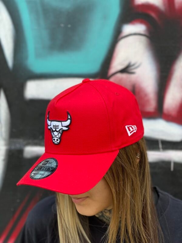 BONÉ NEW ERA ABA CURVA NBA CHICACO BULLS VERMELH - Imagem 4