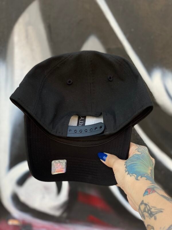 BONÉ NEW ERA ABA CURVA NFL RAIDERS PRETO - Imagem 4