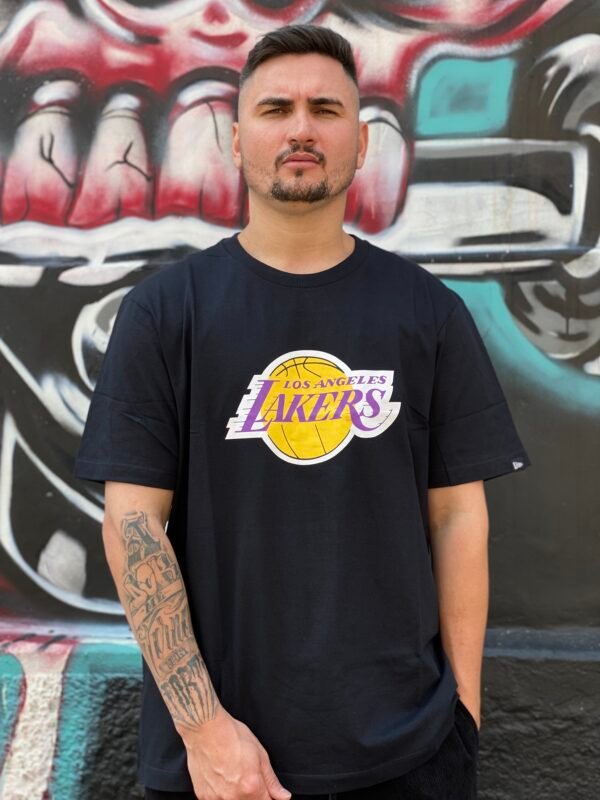 CAMISETA NEW ERA NBA LOSLAK PRETO