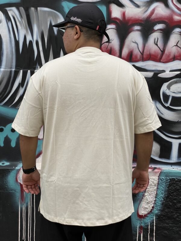 CAMISETA OVERSIZED BLUNT UTICA AREIA - Imagem 3