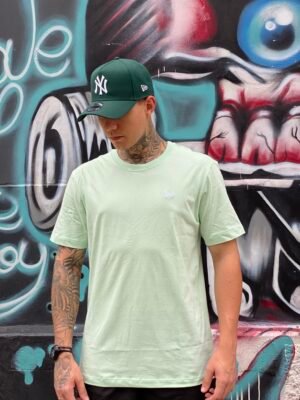 CAMISETA NEW ERA BÁSICA NE VERDE CLARO