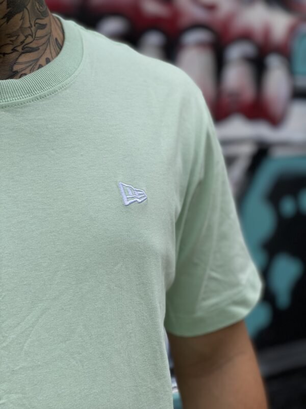 CAMISETA NEW ERA BÁSICA NE VERDE CLARO - Imagem 2