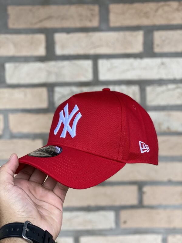 BONÉ NEW ERA ABA CURVA CORE NY VERMELHO - Imagem 2
