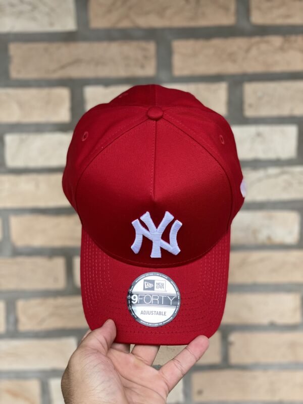 BONÉ NEW ERA ABA CURVA CORE NY VERMELHO