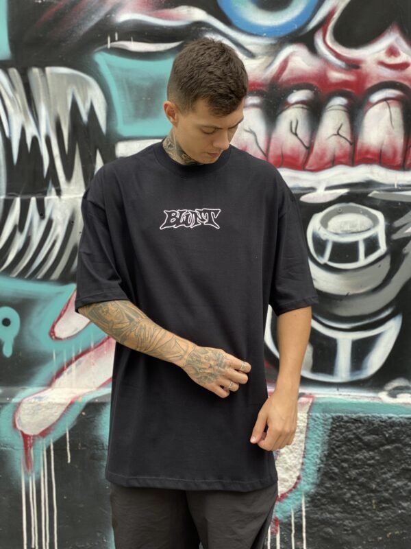 CAMISETA OVERSIZED BLUNT SIGNATURE PRETO - Image 2