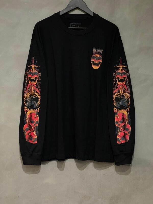 CAMISETA ML BLUNT FIRE SKULL PRETO