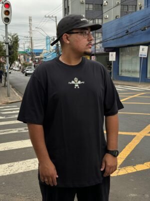 CAMISETA PLANO C. CUCKOO CLOCK PRETO