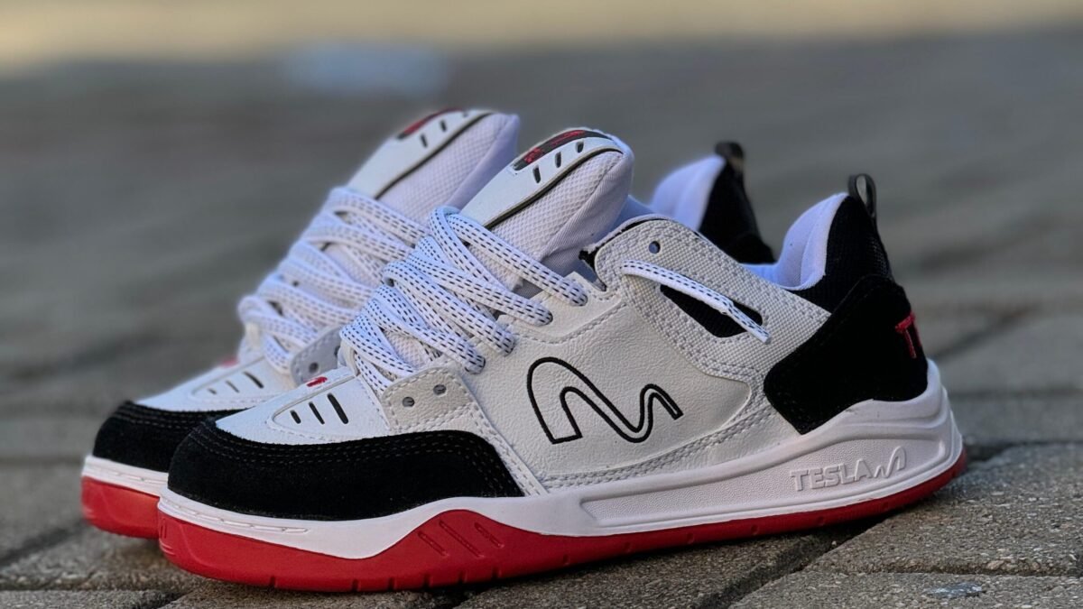 TÊNIS TESLA NINE BLACK WHITE RED - Loja Loko