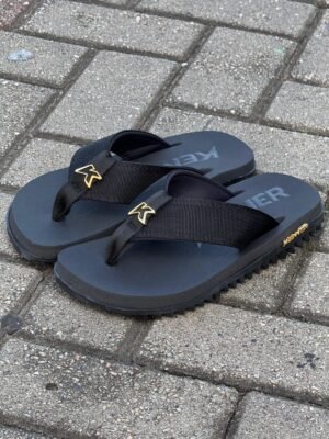 Chinelo Kenner Kivah Preto Dourado