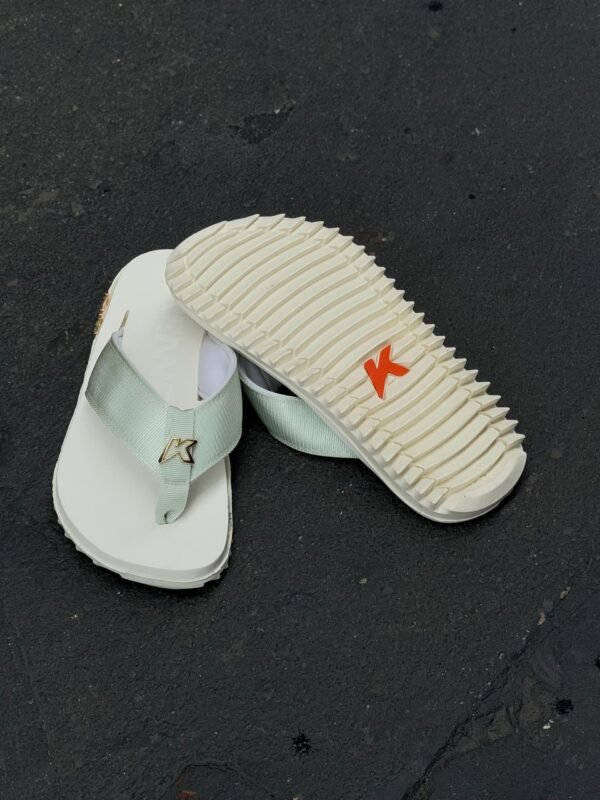 Chinelo Kenner Kivah Branco Nevoa - Imagem 3