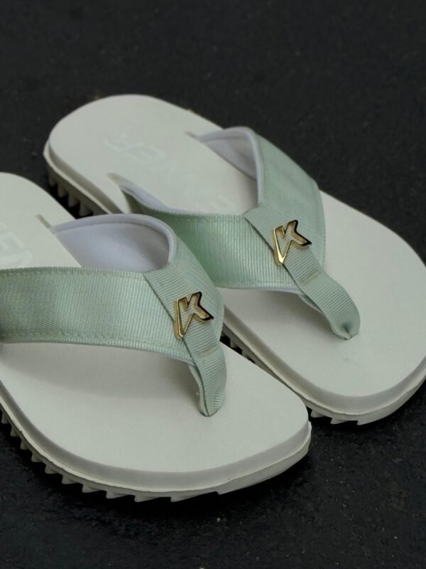 Chinelo Kenner Kivah Branco Nevoa - Imagem 4