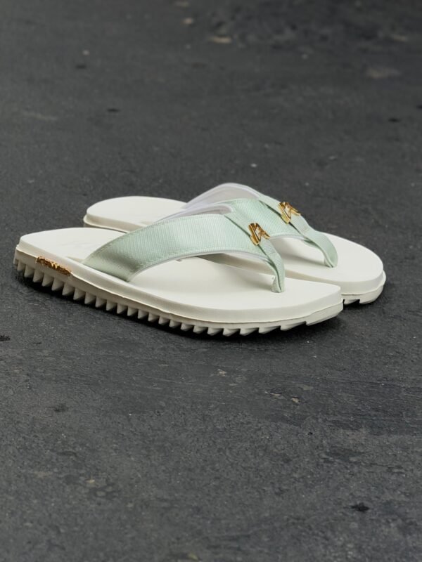 Chinelo Kenner Kivah Branco Nevoa - Imagem 2