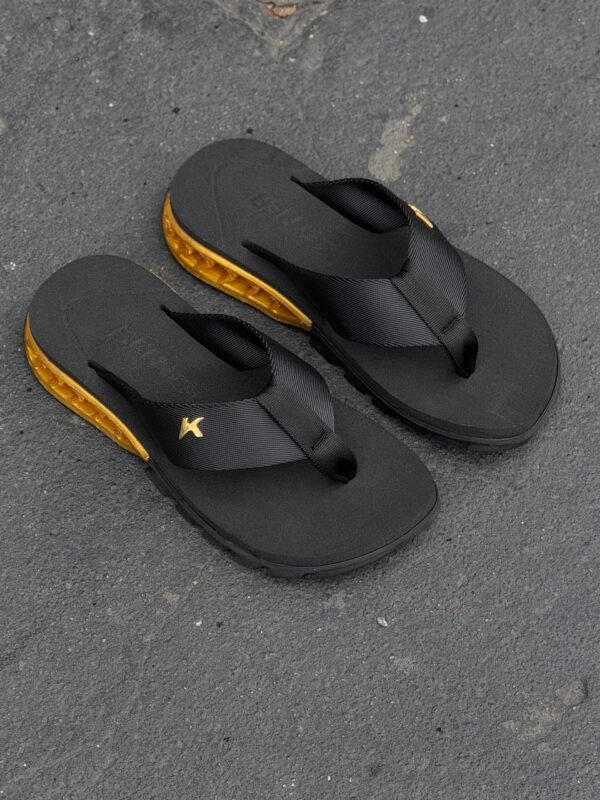 CHINELO KENNER RAKKA PRETO DOURADO - Imagem 3