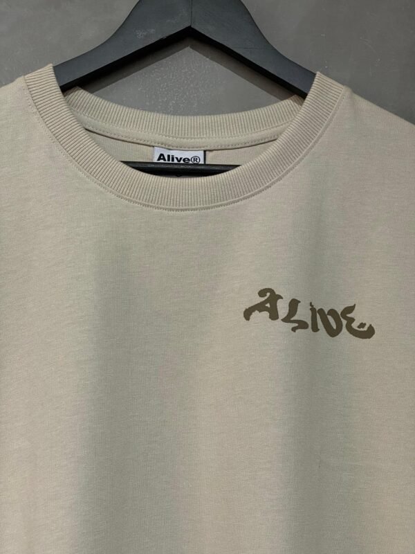 Camiseta Oversized Alive Arablc Bege - Imagem 2