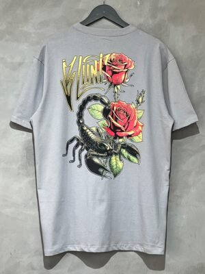 Camiseta  Blunt Scorpion Flower Cinza
