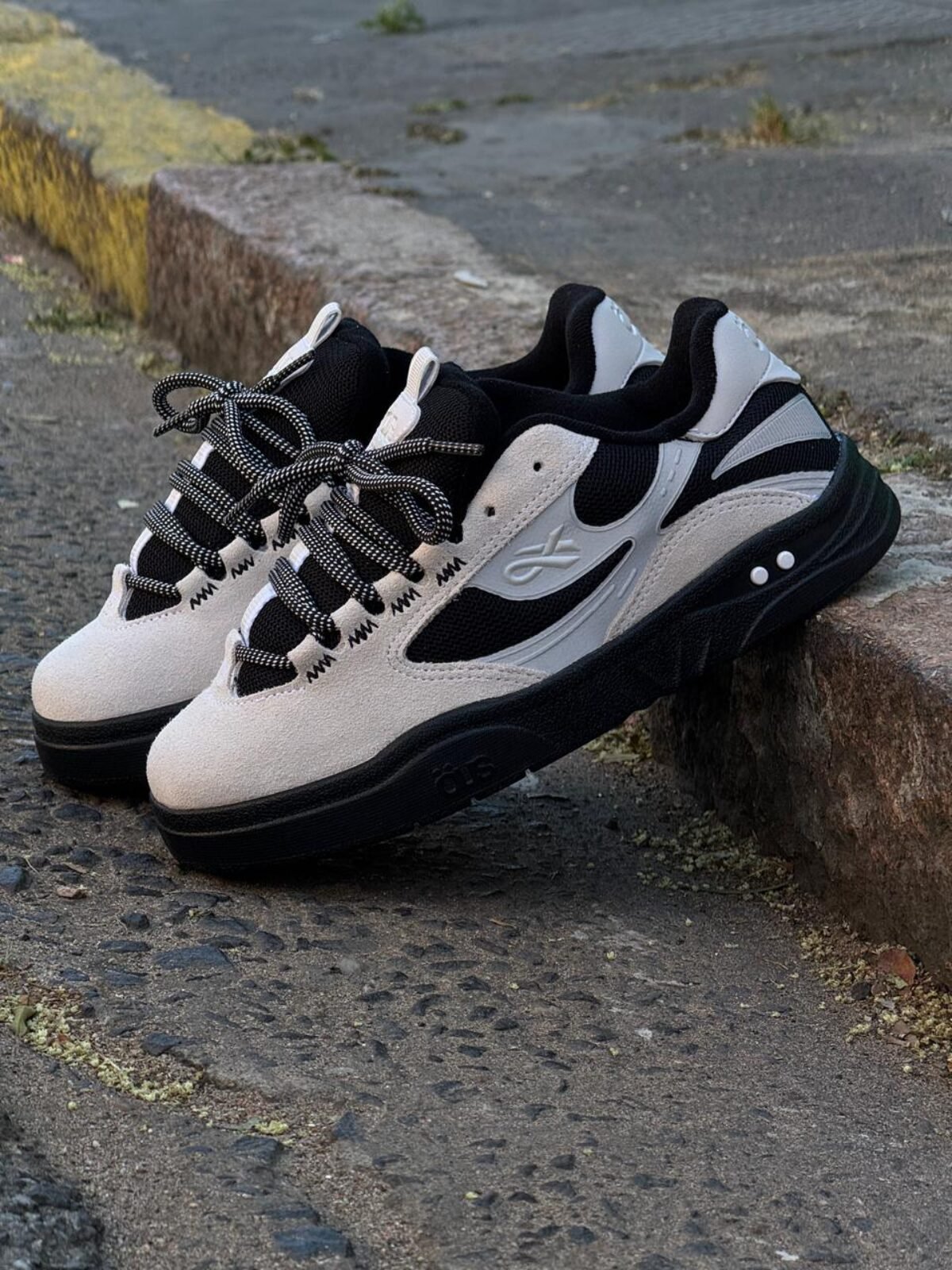 tenis-ous-fluente-gtx-cinza-