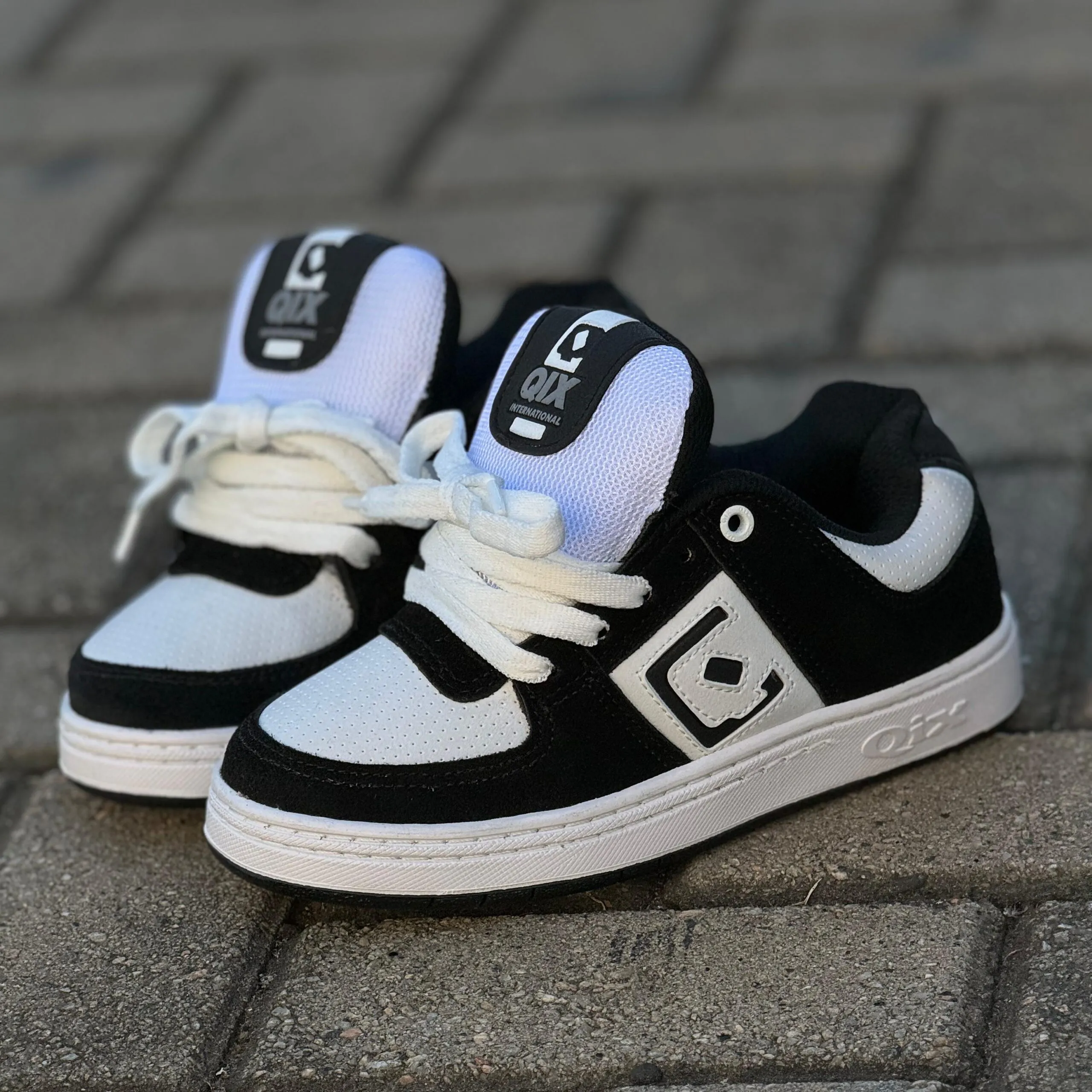 TENIS QIX 90s PRETO BRANCO - Imagem 2