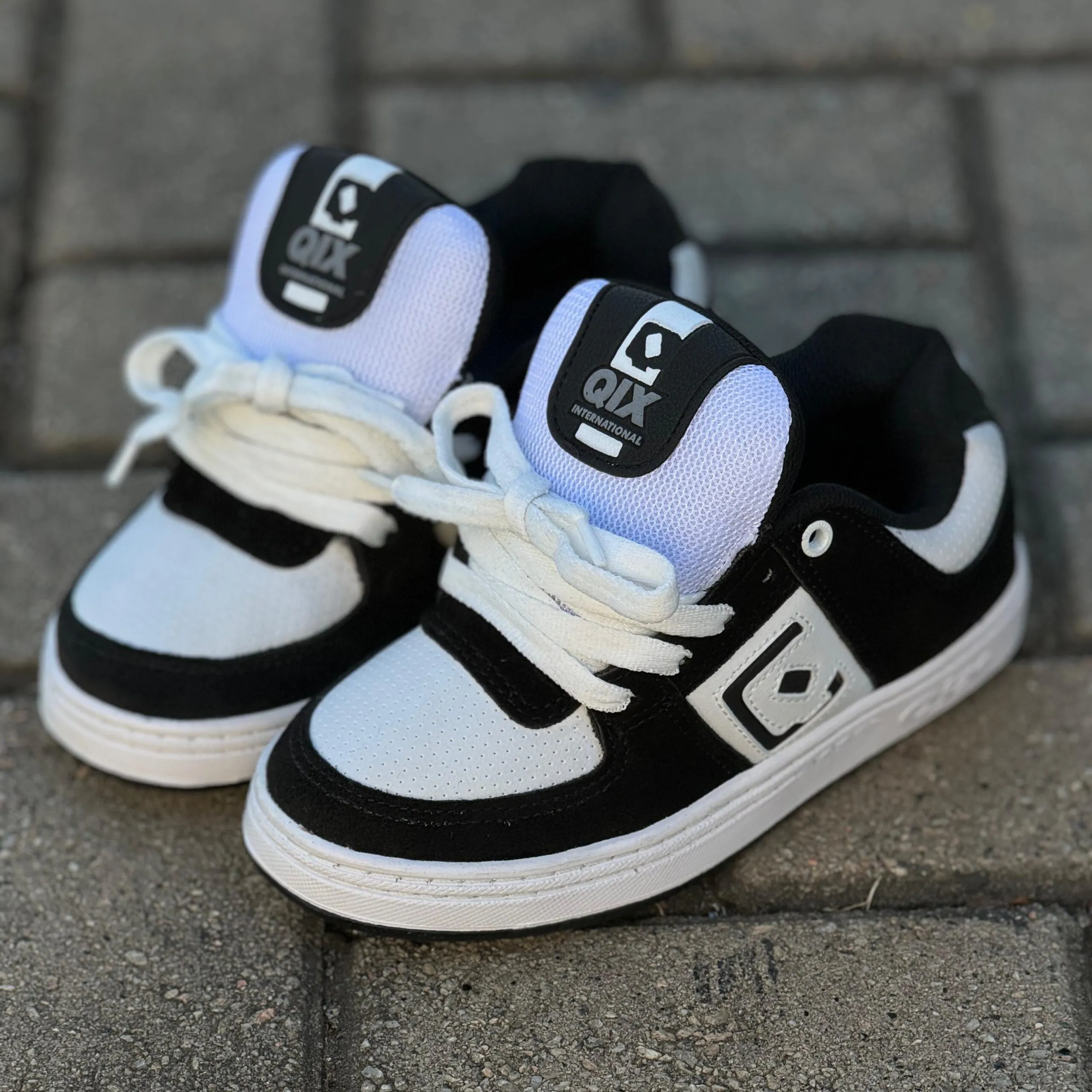 TENIS QIX 90s PRETO BRANCO - Imagem 4