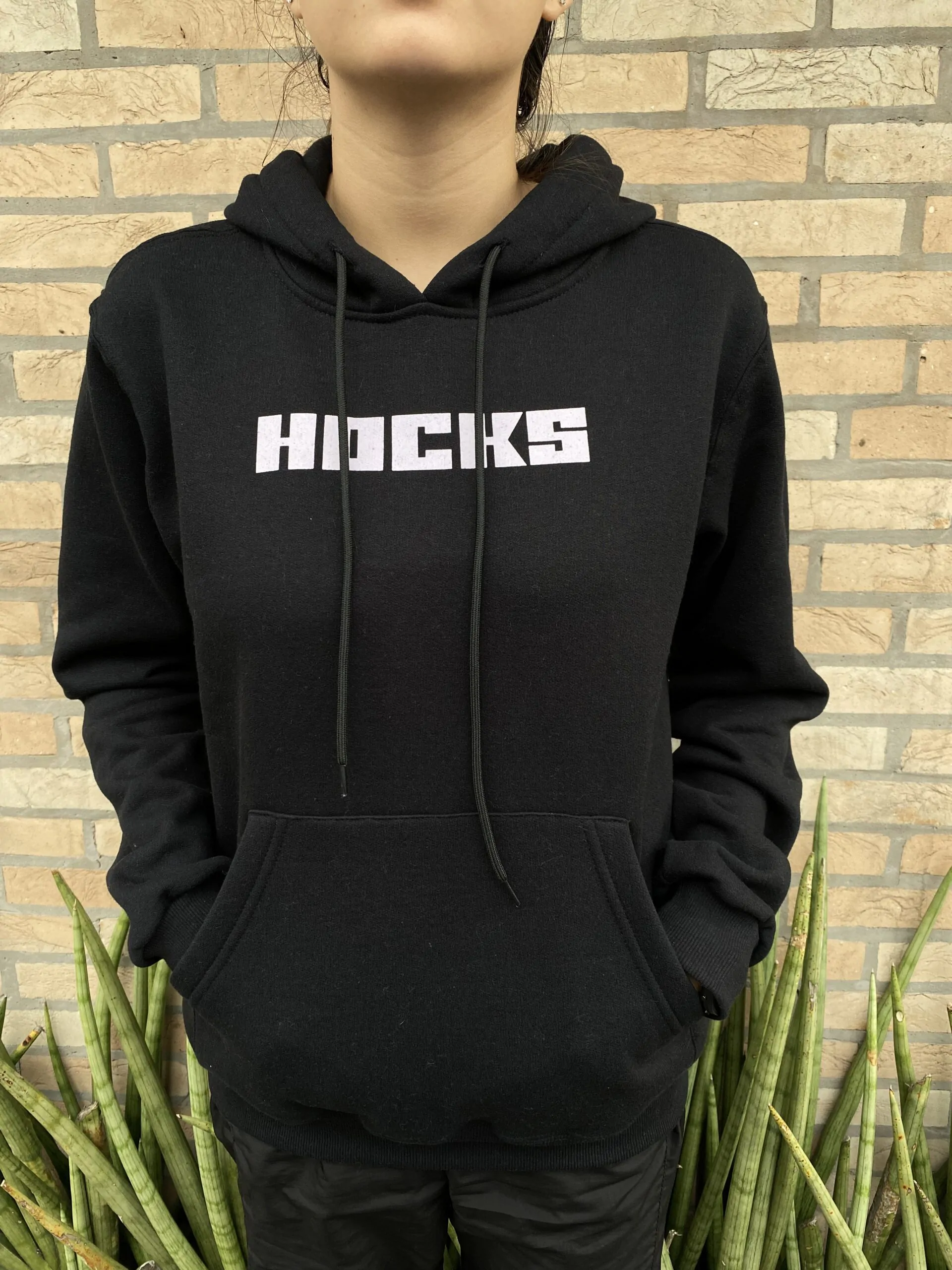 MOLETOM HOCKS CANGURU PRETO FEMININO