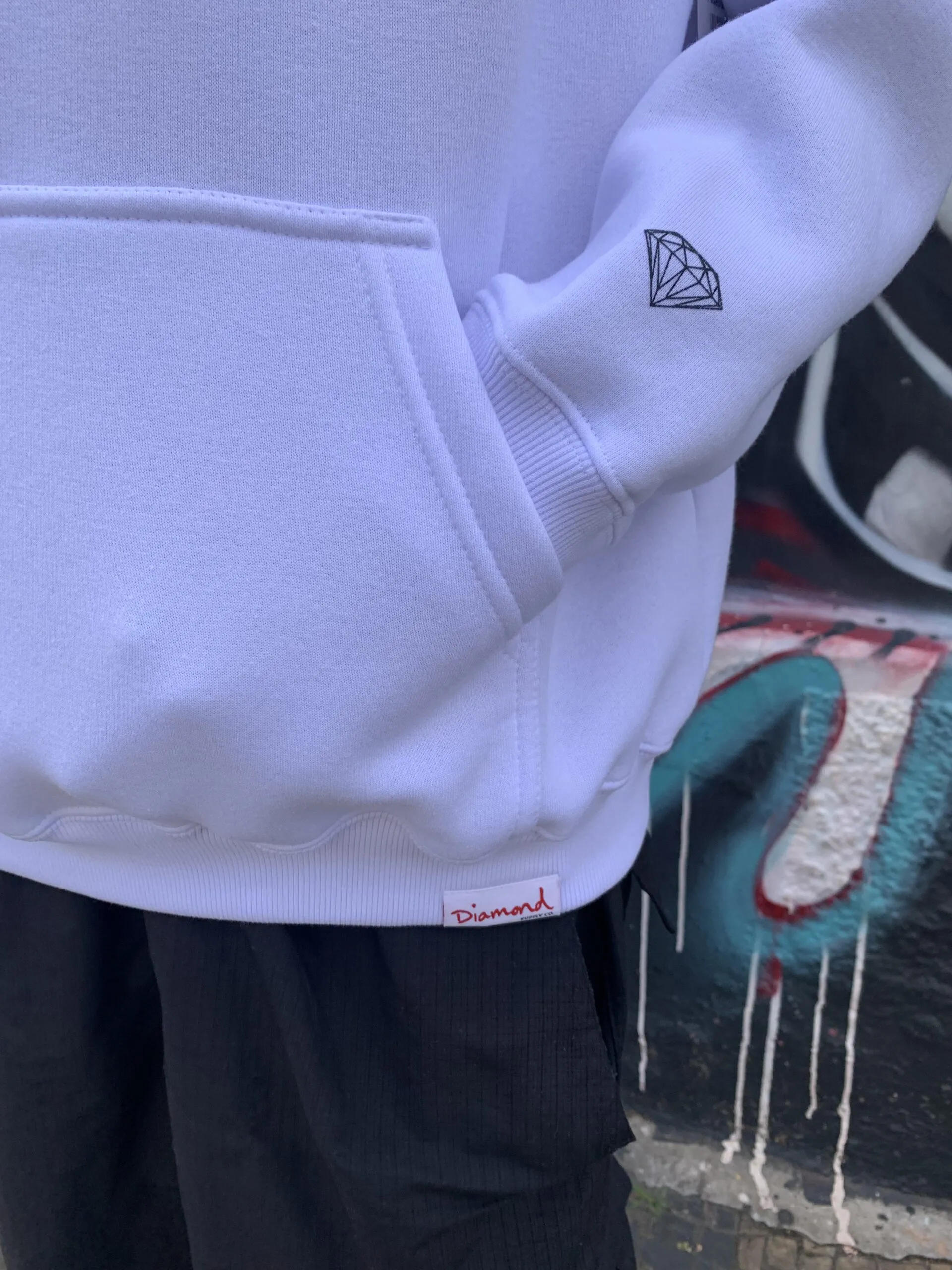 MOLETOM CANGURU DIAMOND OG SCRIPT HOODIE BRANCO - Imagem 4