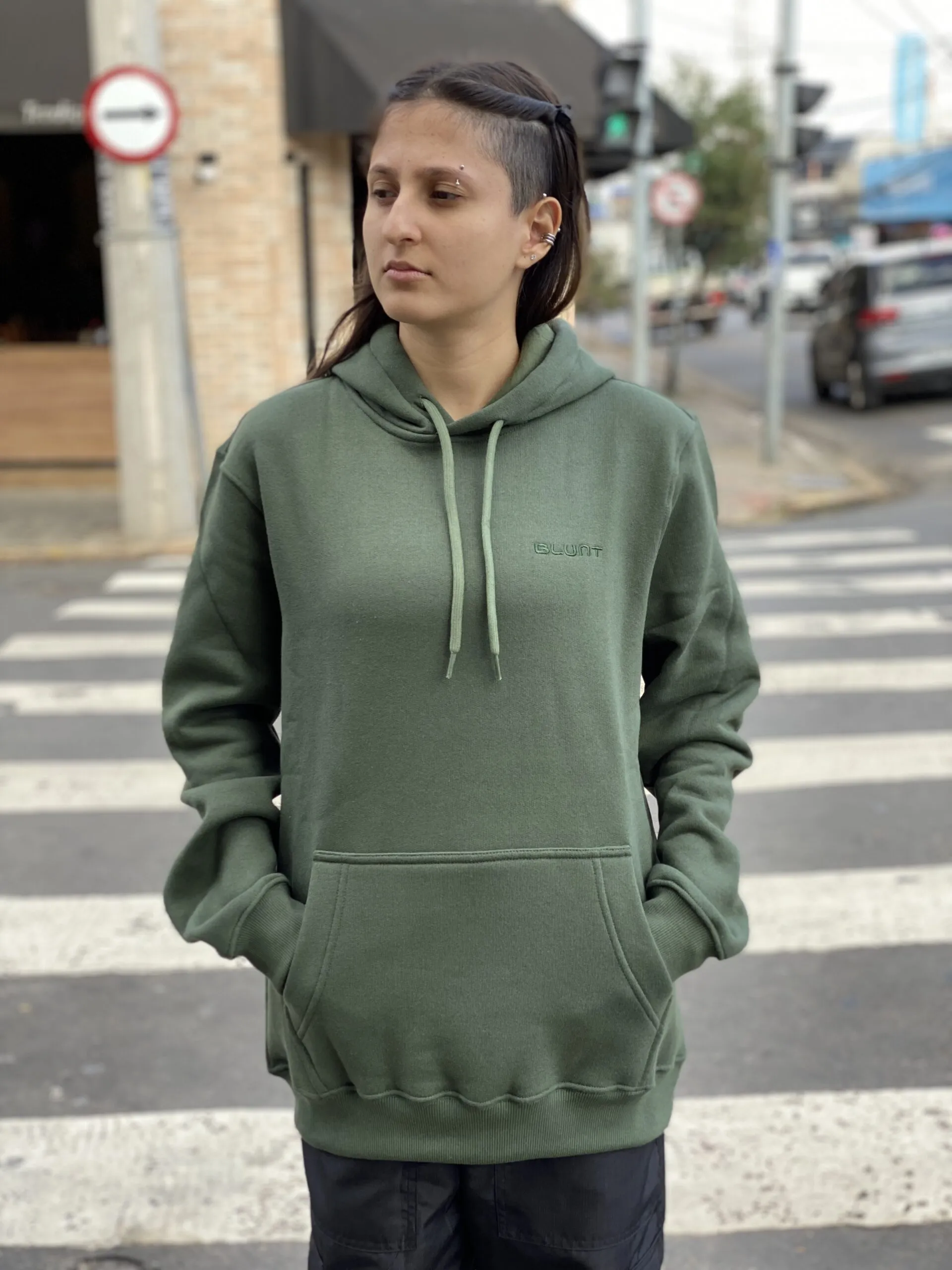 MOLETOM CANGURU BLUNT VERDE