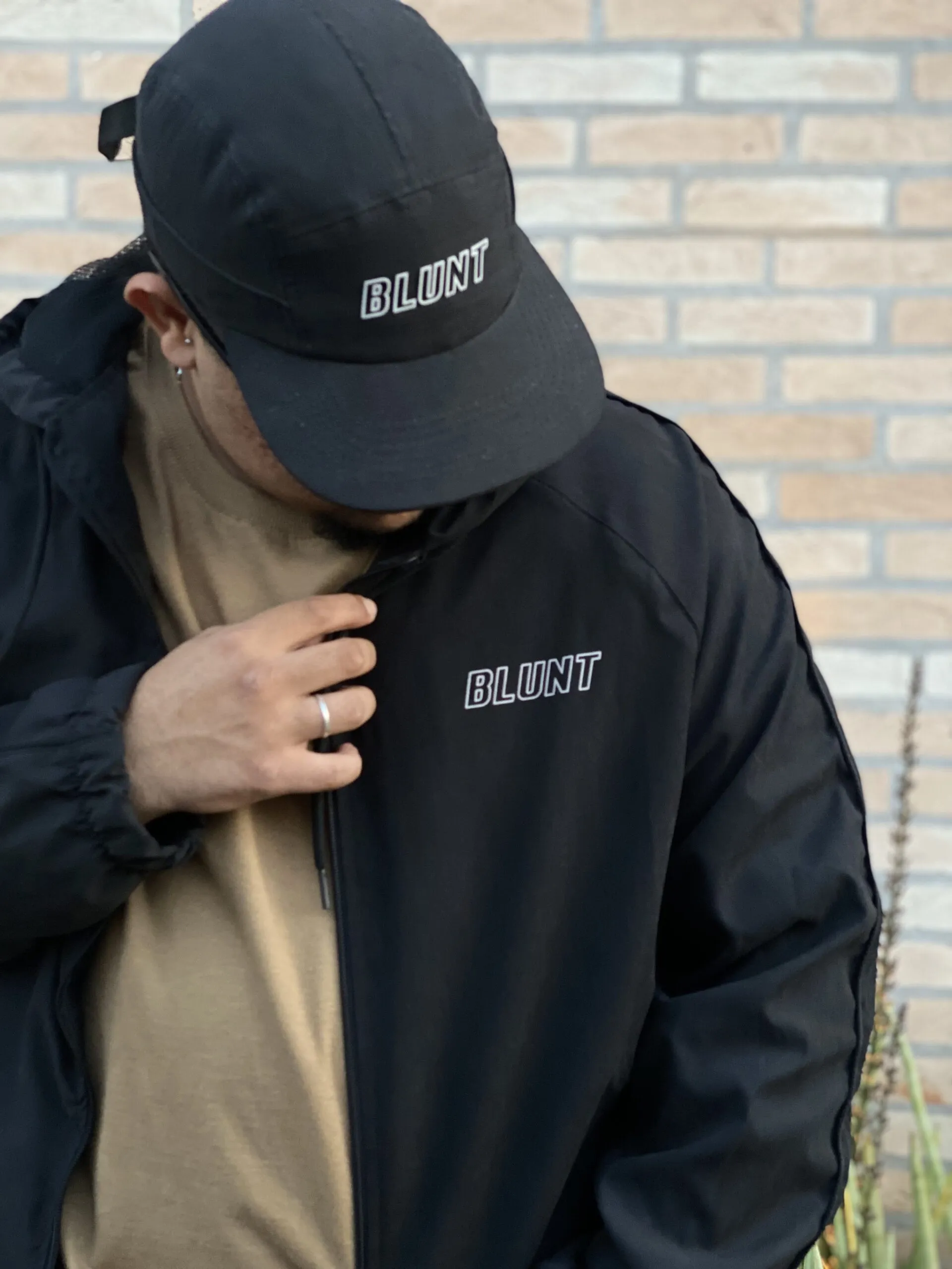 JAQUETA CORTA-VENTO TACTEL BLUNT PRETO - Imagem 2