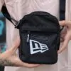 SHOULDER BAG NEW ERA LOGO PRETO