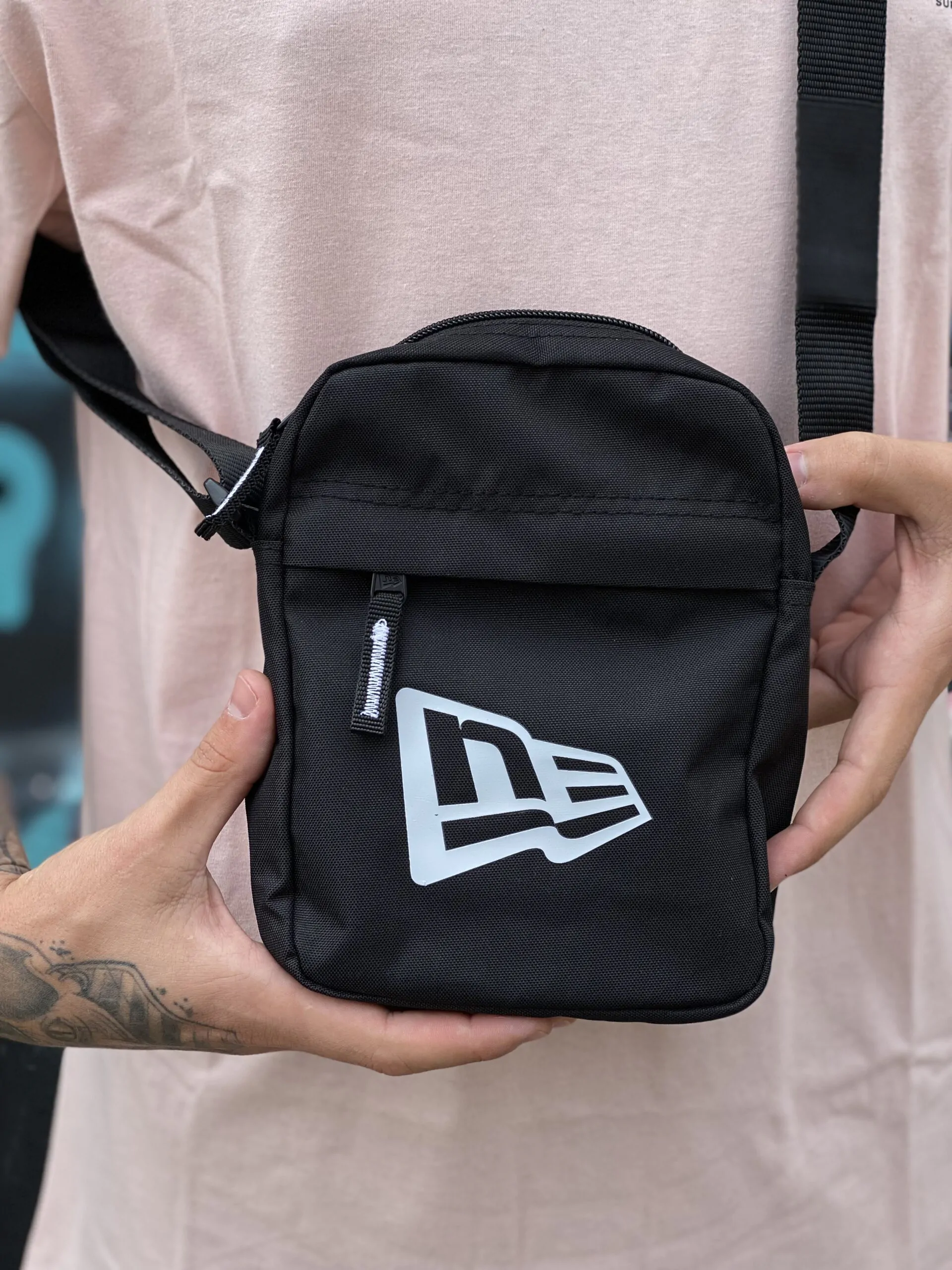 SHOULDER BAG NEW ERA LOGO PRETO