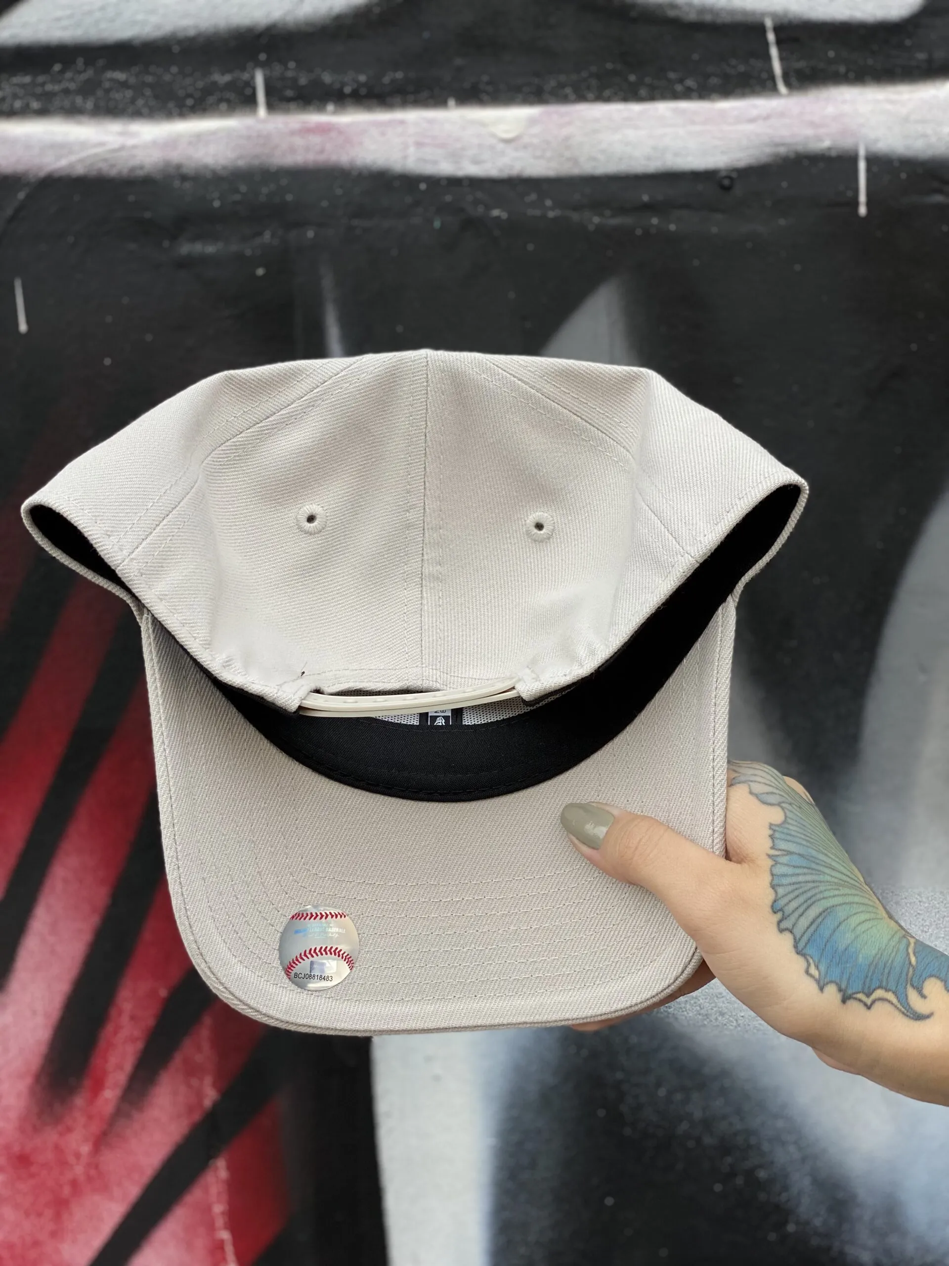 BONÉ NEW ERA ABA CURVA MLB MINI NY BEGE - Imagem 4