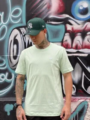 CAMISETA NEW ERA BÁSICA NE VERDE CLARO