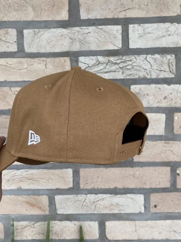 BONÉ ABA CURVA NEW ERA CLASSIC KAKI - Imagem 4