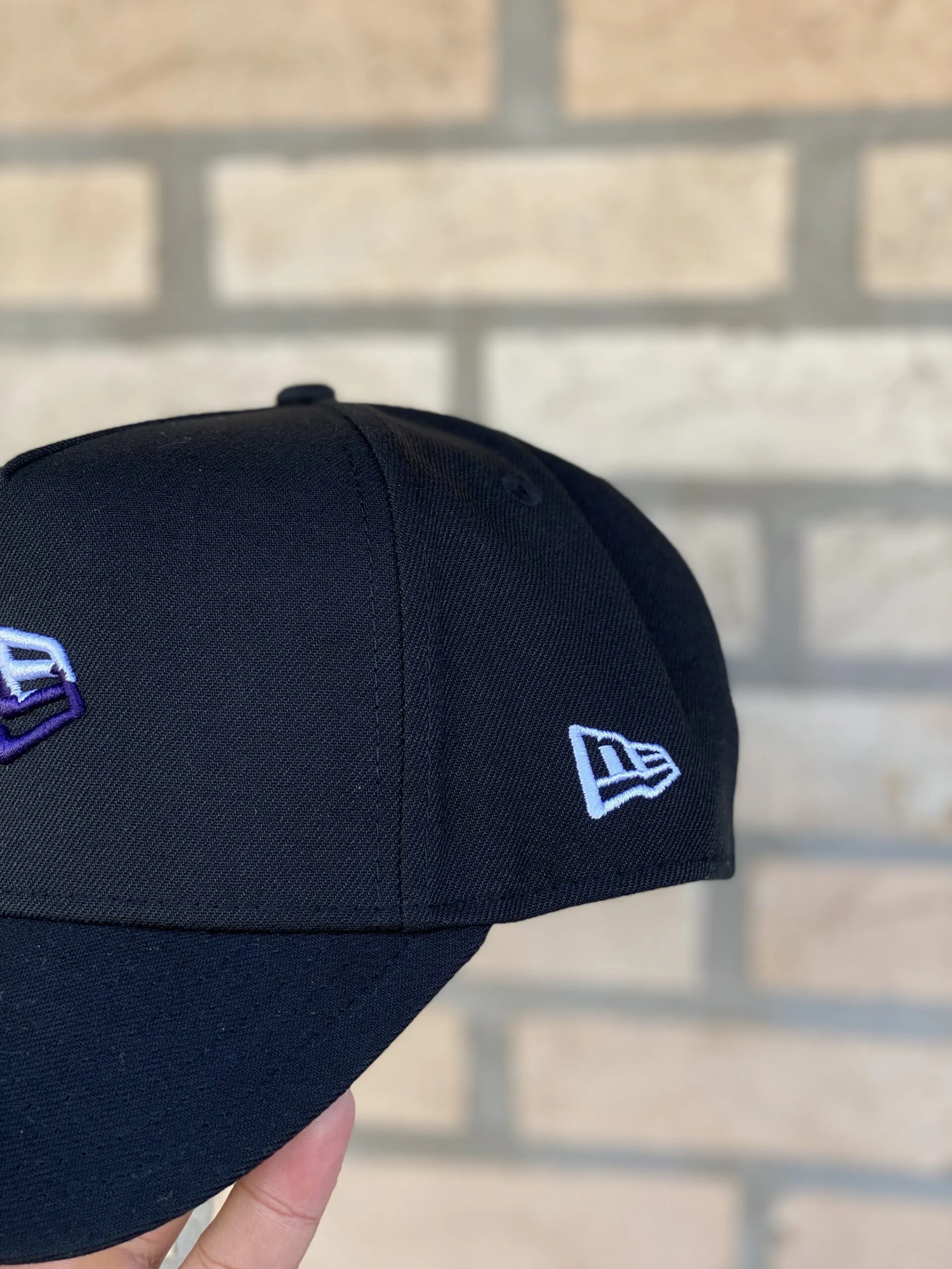 BONÉ NEW ERA ABA CURVA BRANDED LOGO PRETO - Imagem 3