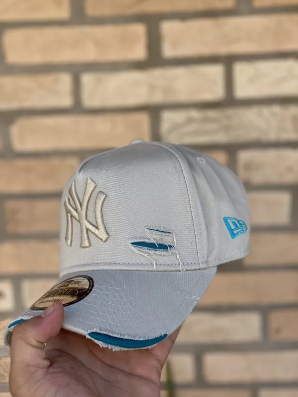 BONÉ NEW ERA ABA CURVA DESTROYED NY OFF WHITE - Imagem 5