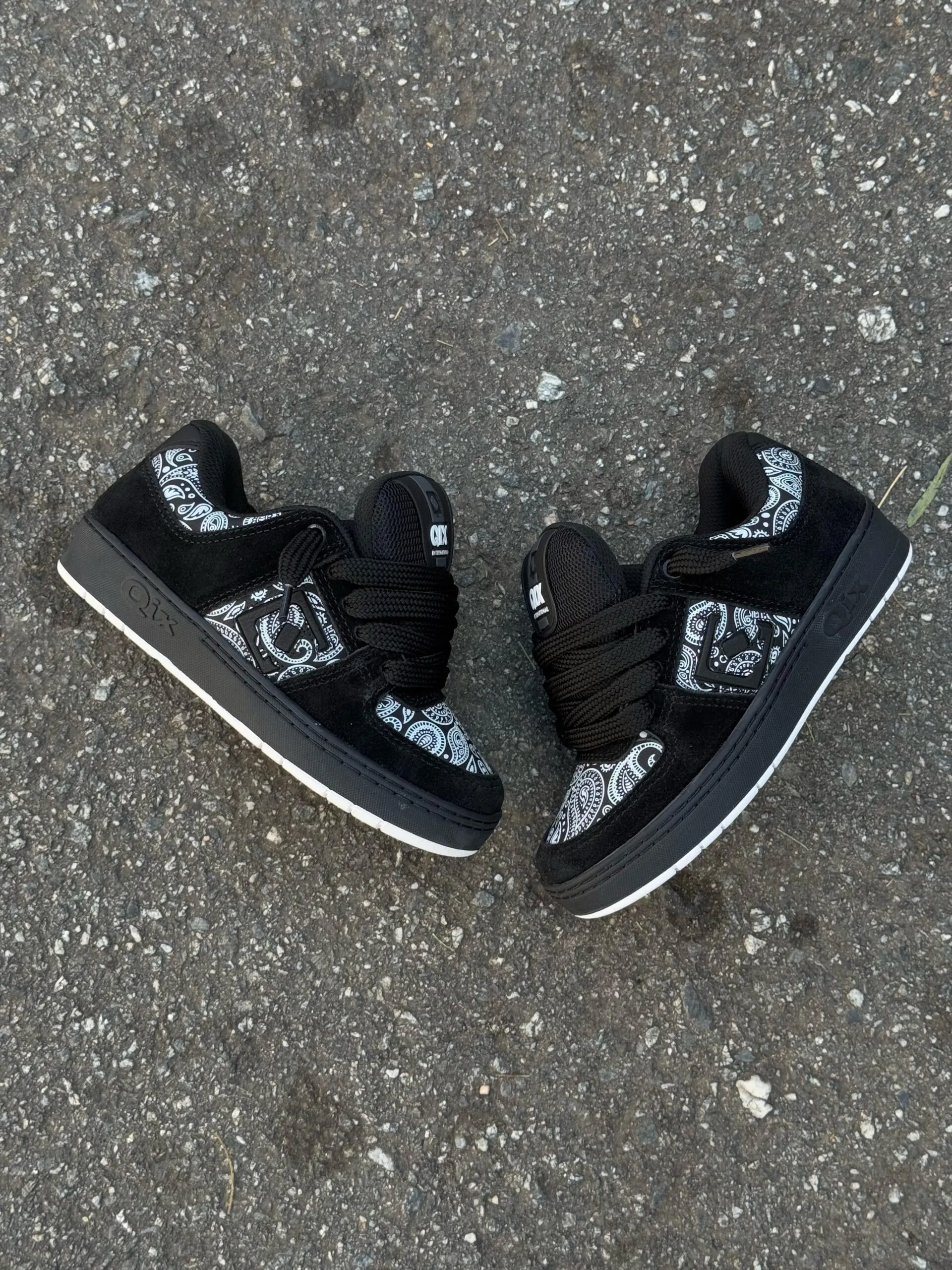 TÊNIS QIX 90S OG PRETO BRANCO - Imagem 4