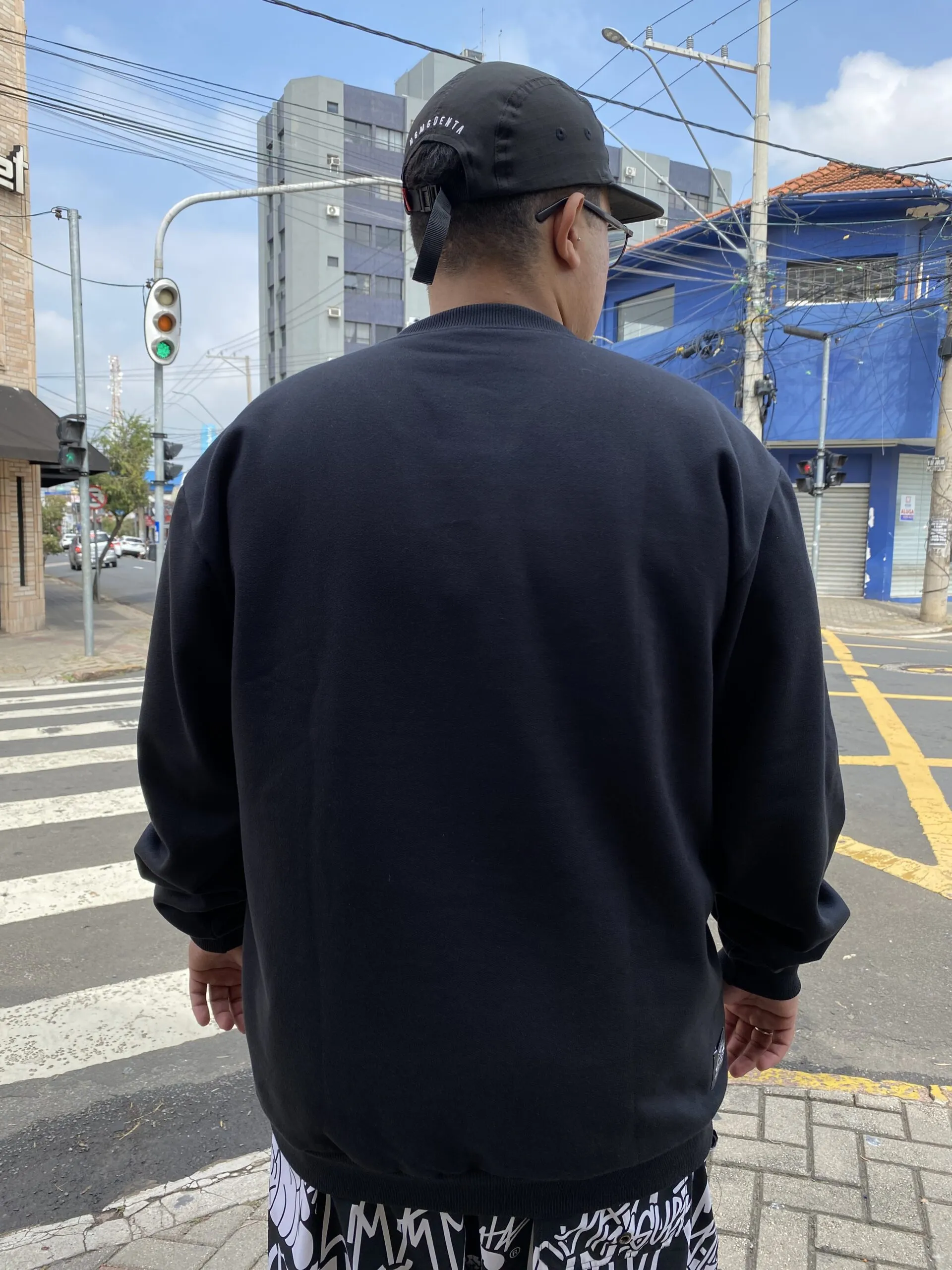 MOLETOM GOLA CARECA  PLANO C. BORDADO "C" PRETO - Imagem 5