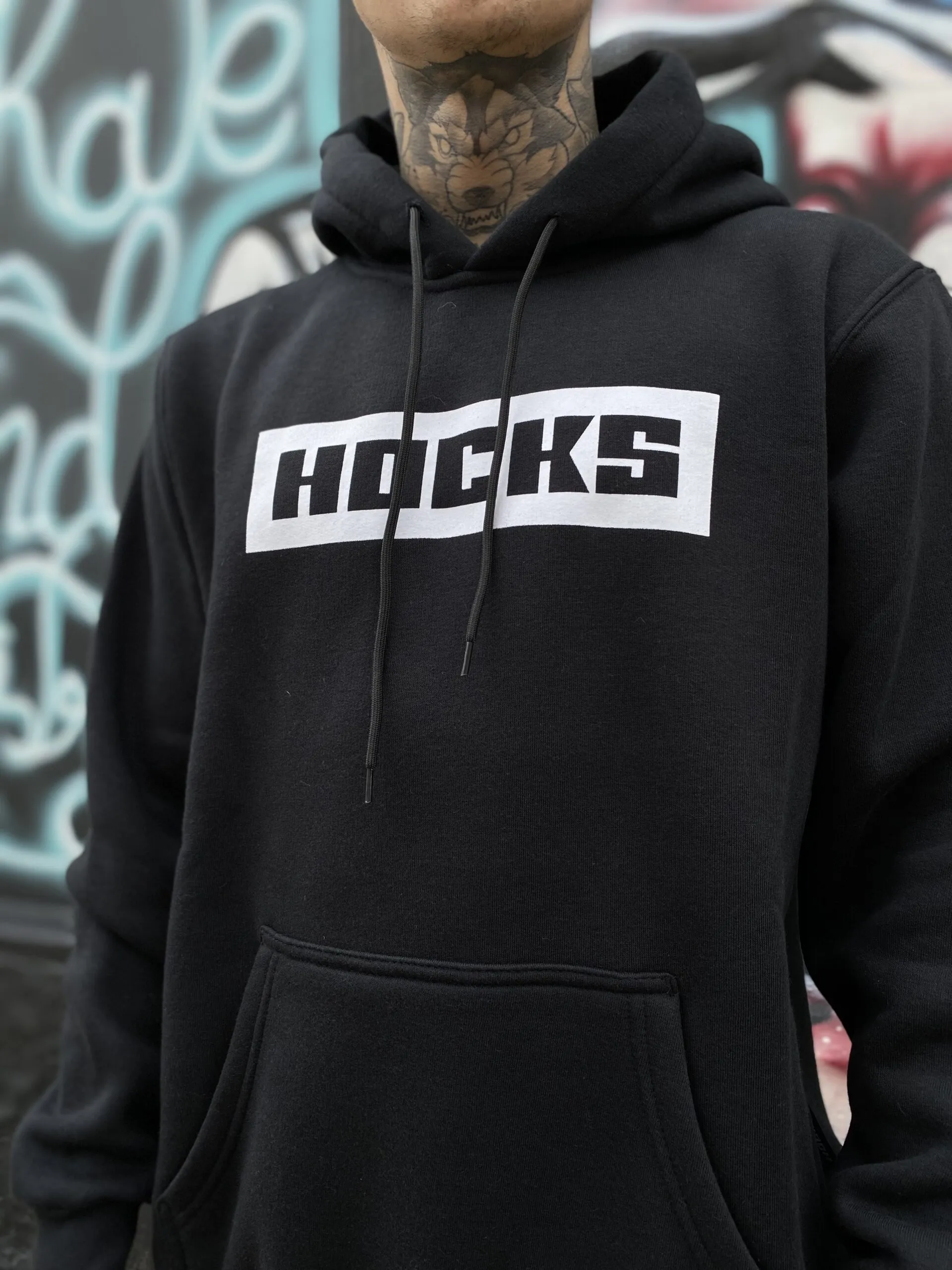 MOLETOM CANGURU HOCKS LOGO LETTER PRETO - Imagem 2