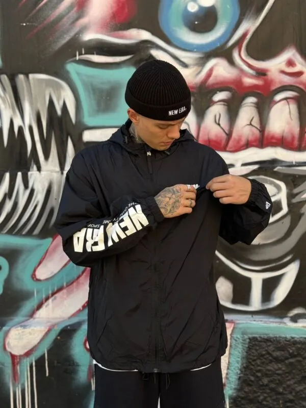 JAQUETA NEW ERA CORE BRANDED PRETO - Imagem 10