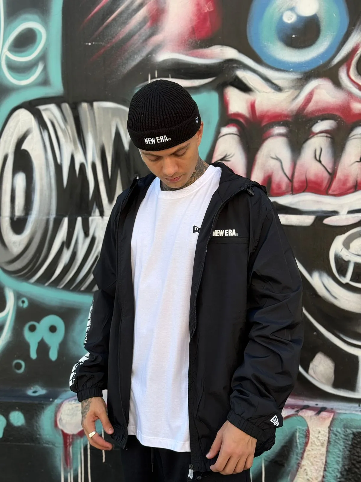 JAQUETA NEW ERA CORE BRANDED PRETO - Imagem 4