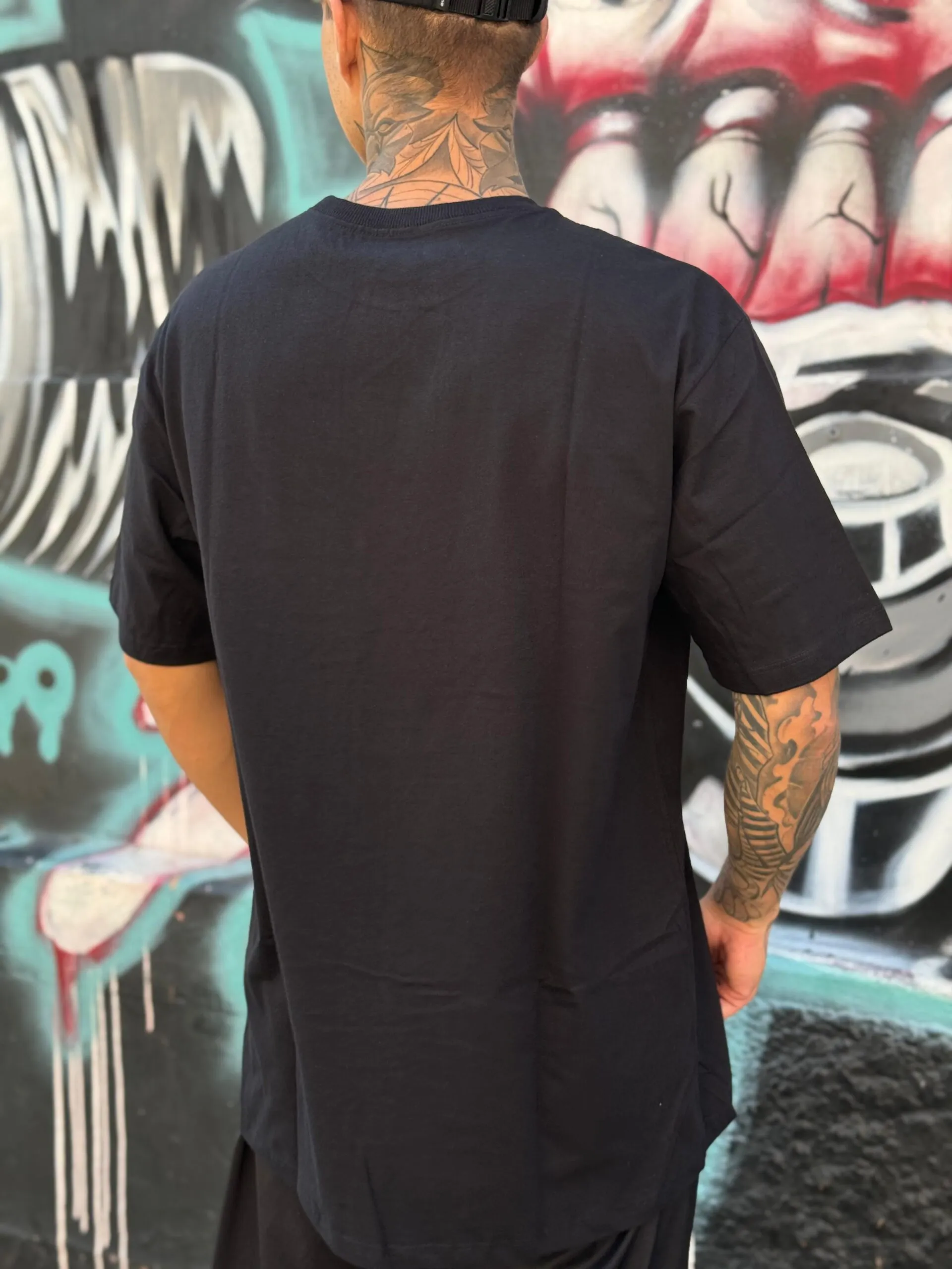 CAMISETA BLUNT BOTANICAL CHEERS PRETO - Imagem 3