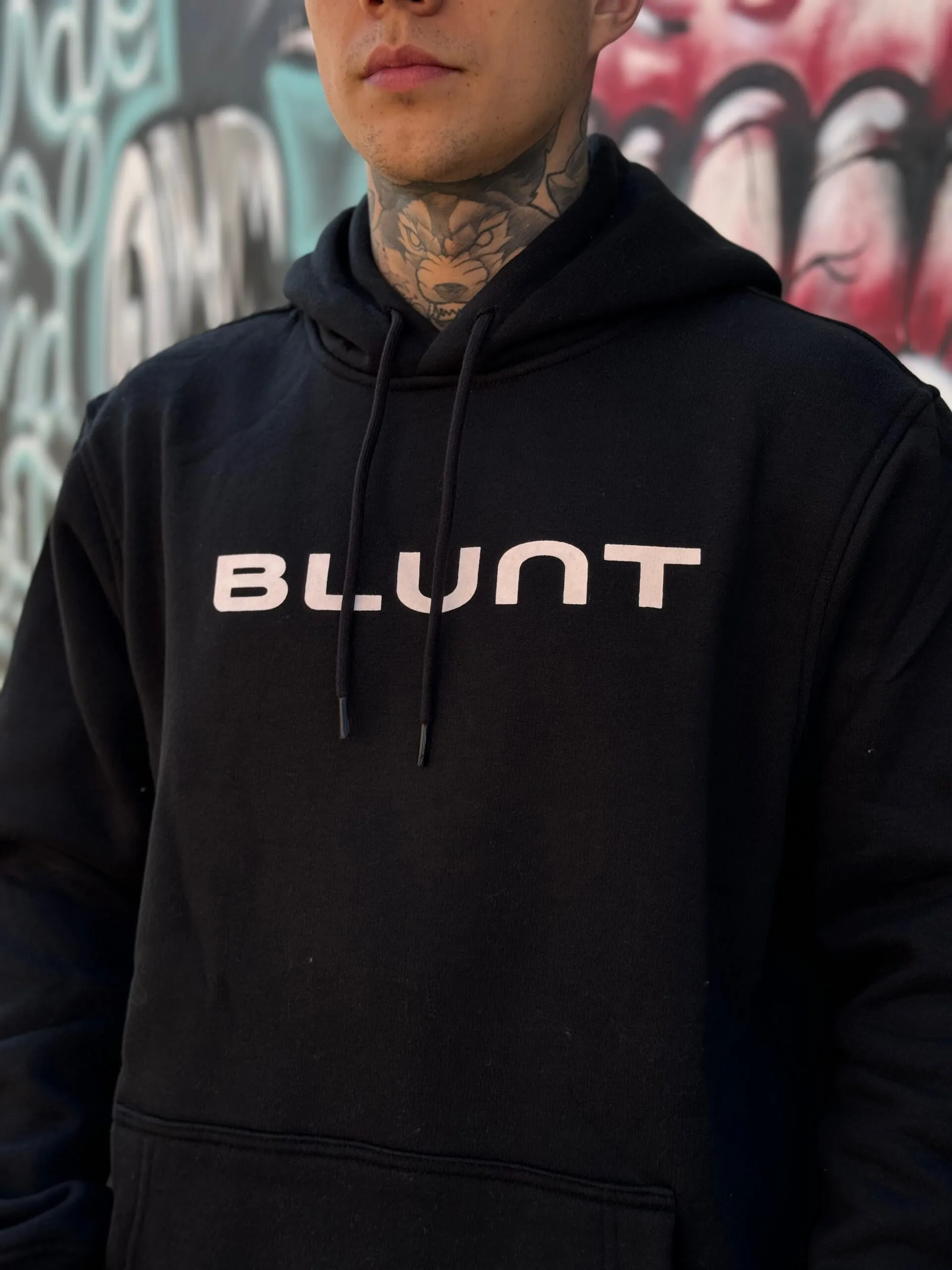 MOLETOM CANGURU BLUNT HULL PRETO - Imagem 2