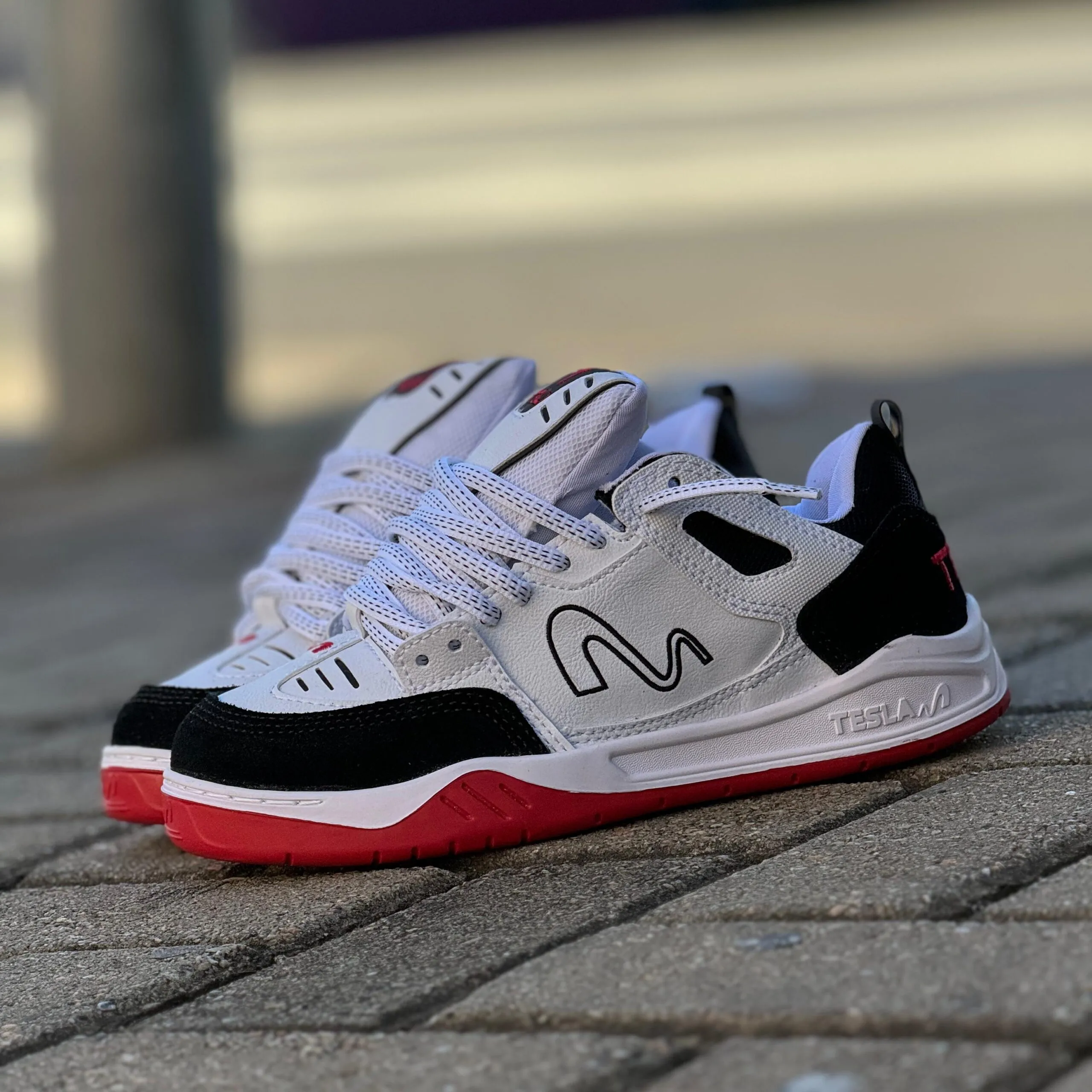 TÊNIS TESLA NINE BLACK WHITE RED - Imagem 3