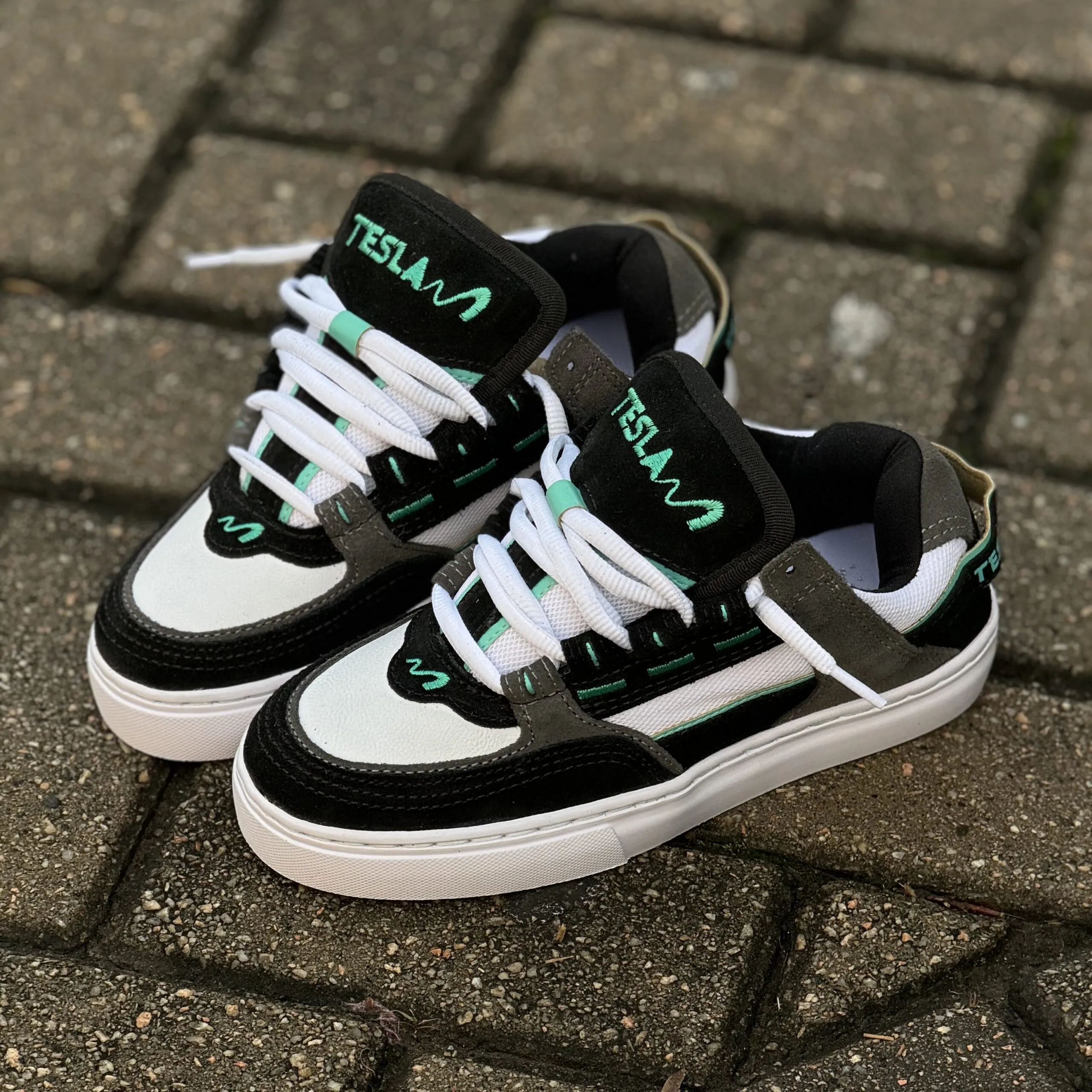 TÊNIS TESLA COIL BW TIFFANY - Imagem 3