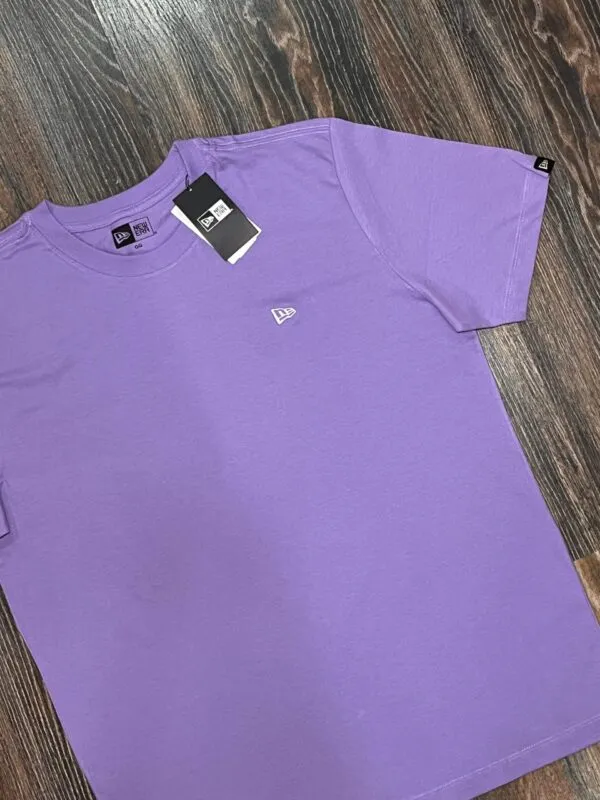 CAMISETA NEW ERA BRANDED BORDADO LILÁS - Imagem 2