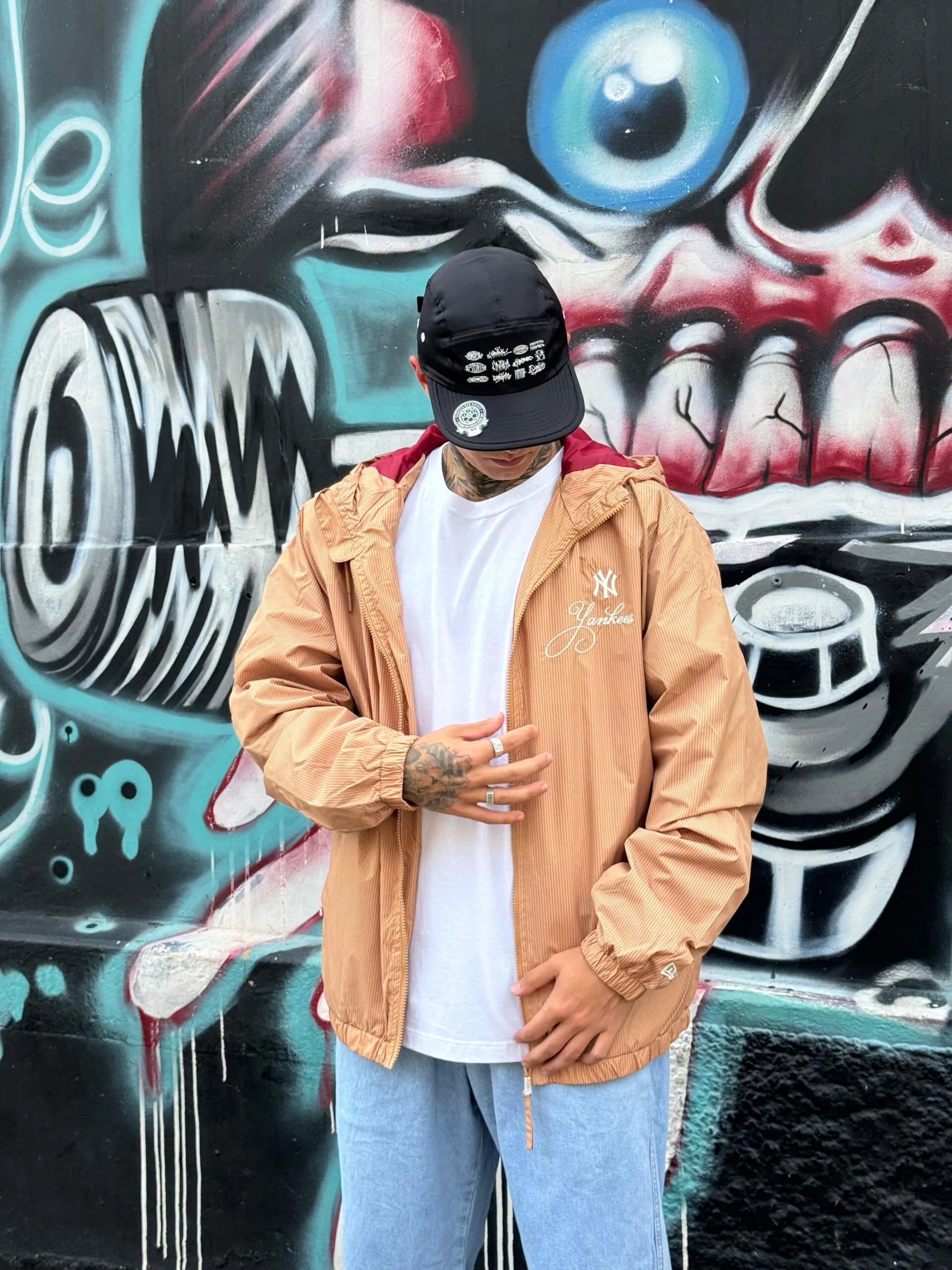 JAQUETA NEW ERA NEYYAN KAKI - Imagem 3