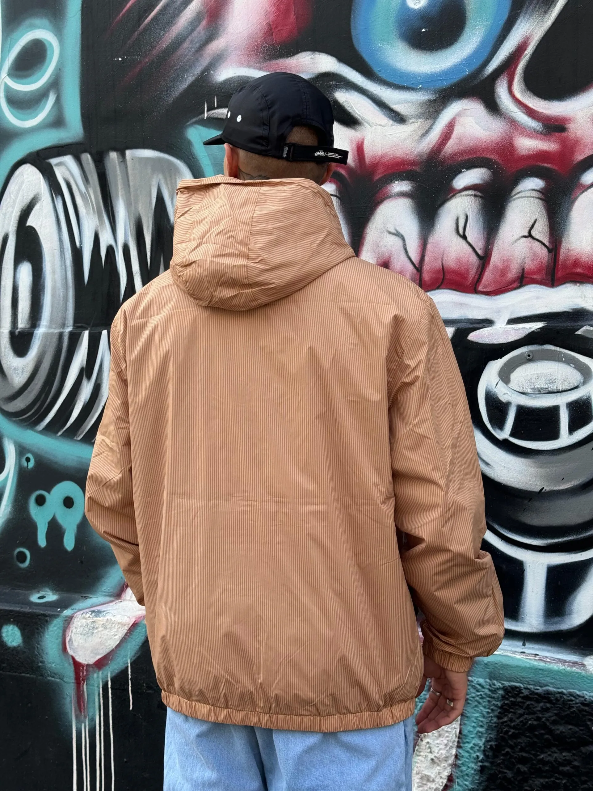 JAQUETA NEW ERA NEYYAN KAKI - Imagem 7