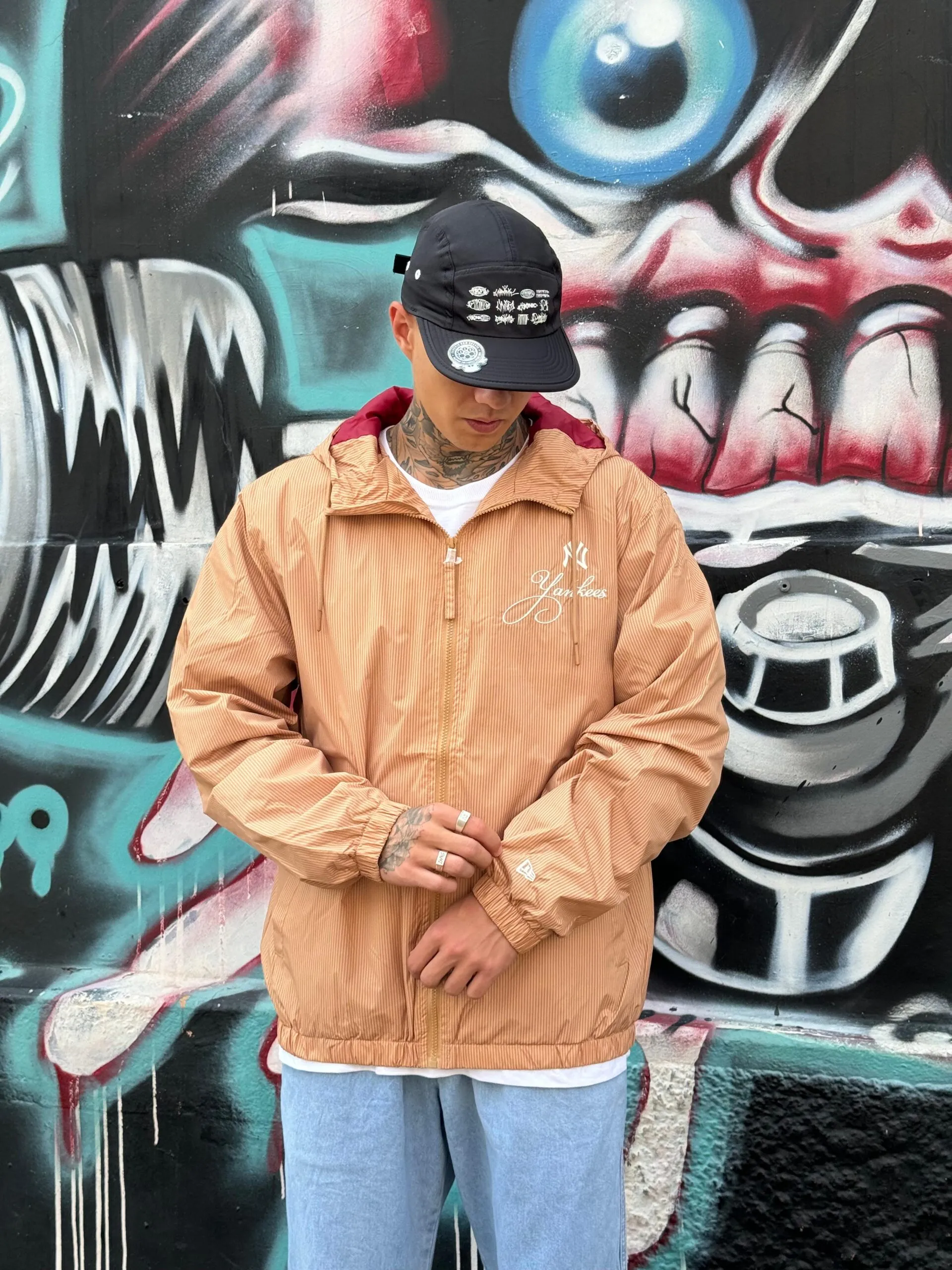 JAQUETA NEW ERA NEYYAN KAKI - Imagem 4