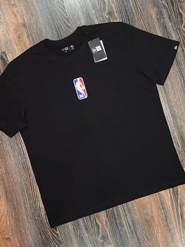 CAMISETA NEW ERA LOGOMAN NBA PRETO - Imagem 2