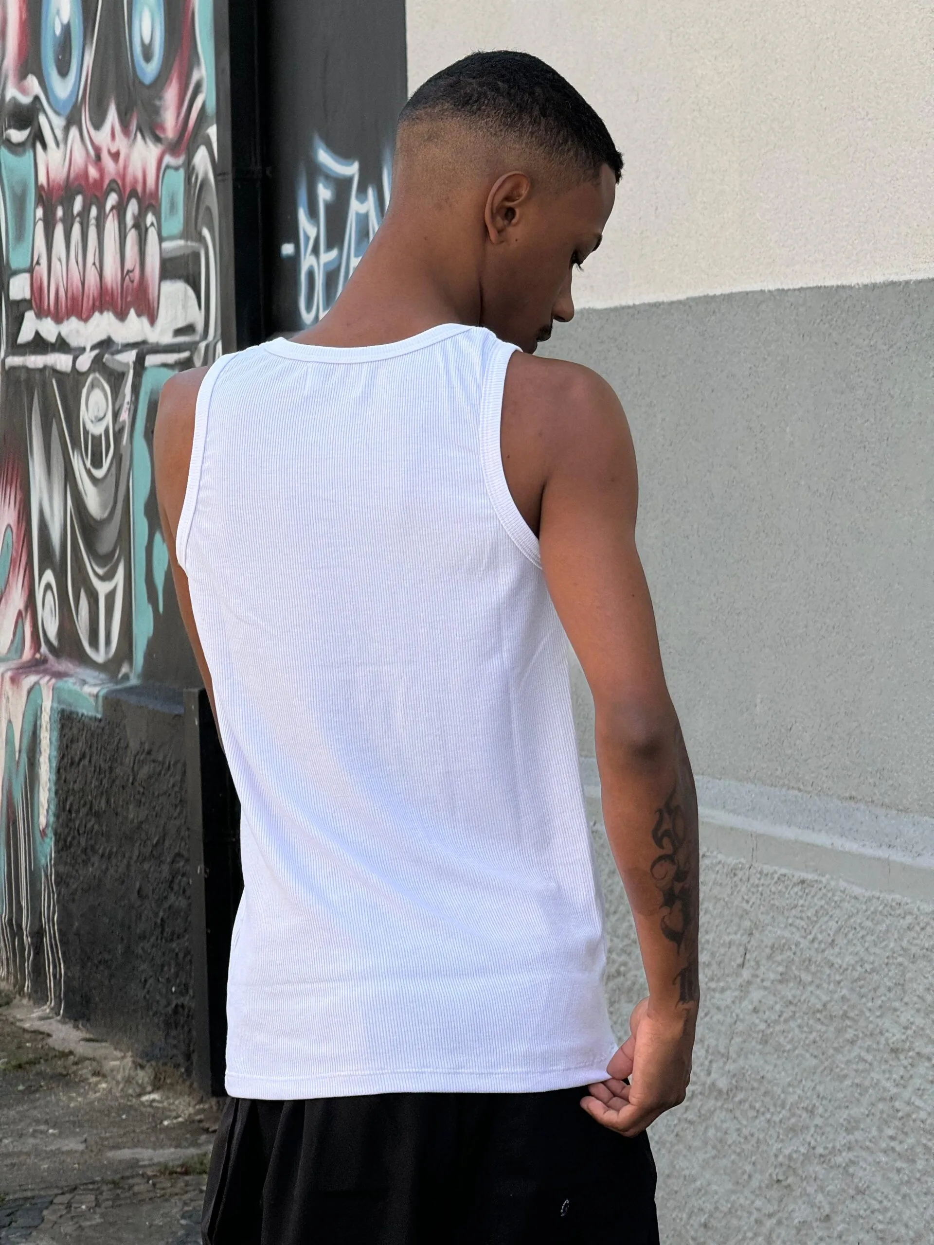 Regata Canelada Plano C. Bordado Branco - Imagem 5