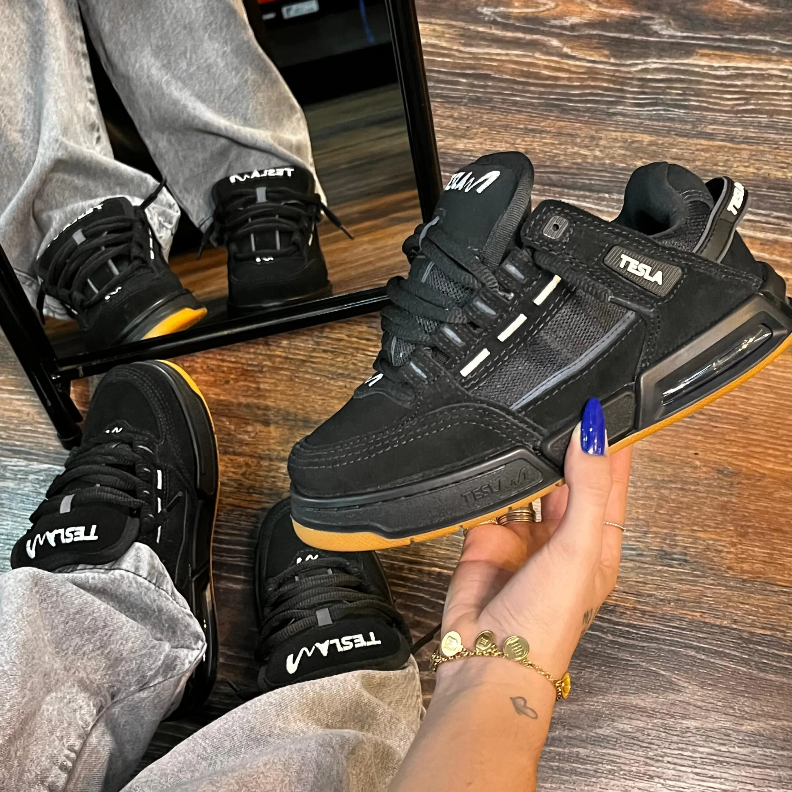 Tênis Tesla Coil Delux Black Gum - Imagem 2